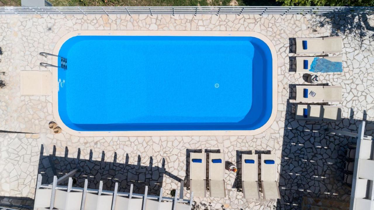Villa Chrysallis With Heated Pool Georgioupoli Exterior photo
