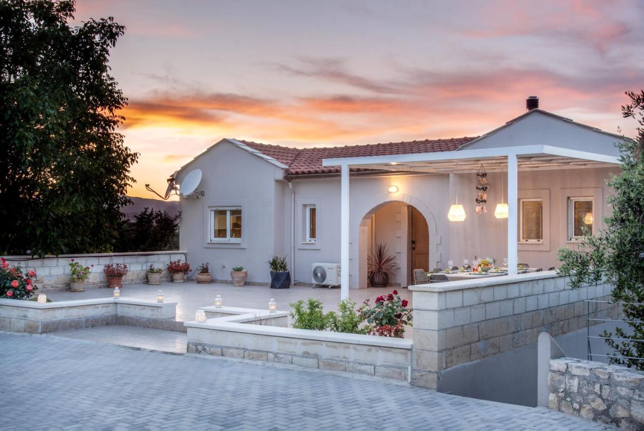 Villa Chrysallis With Heated Pool Georgioupoli Exterior photo